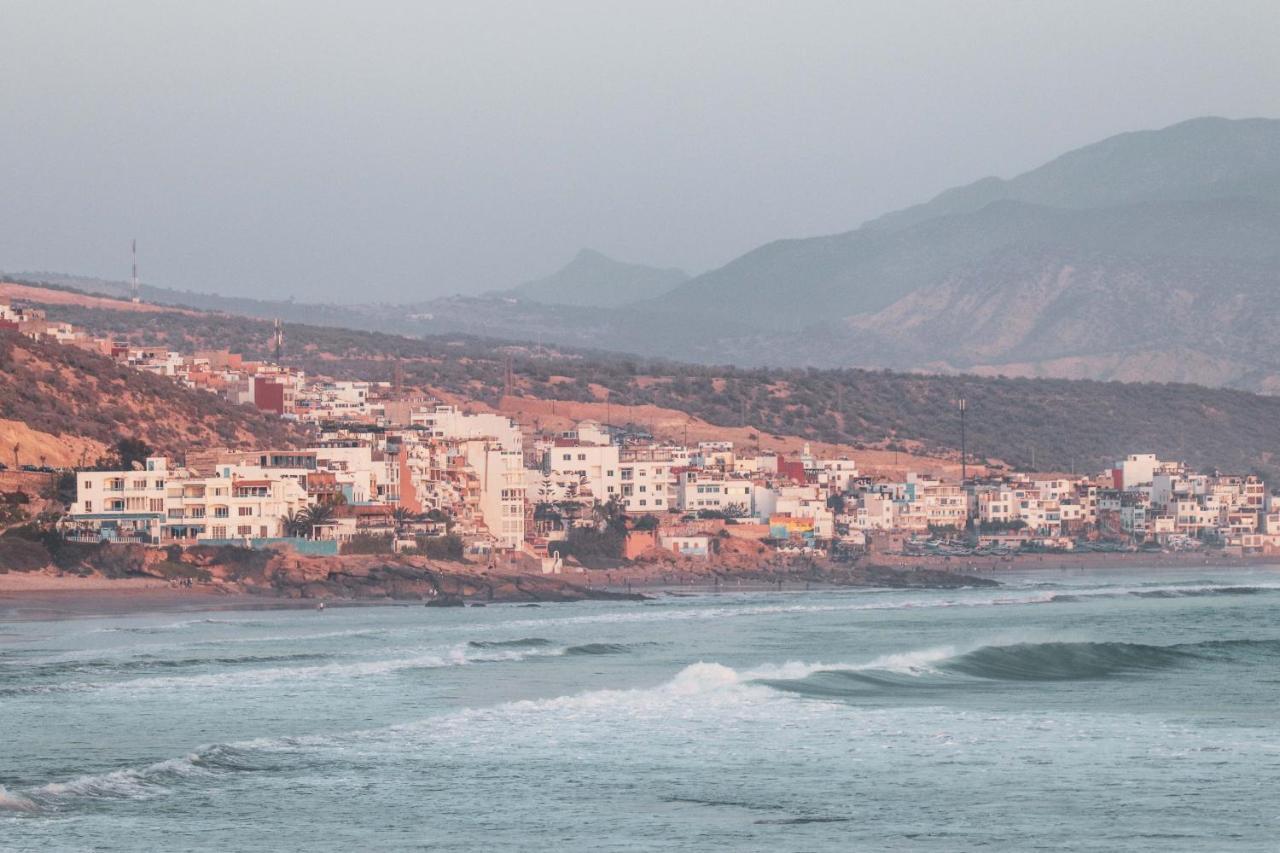 Sunshine Surf Morocco Bed & Breakfast Tamraght Bagian luar foto